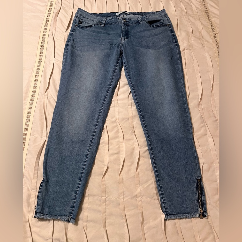KanCan Women's Size 31 Ankle Zip Skinny Fit Jeans Mid Rise Stretch Crop